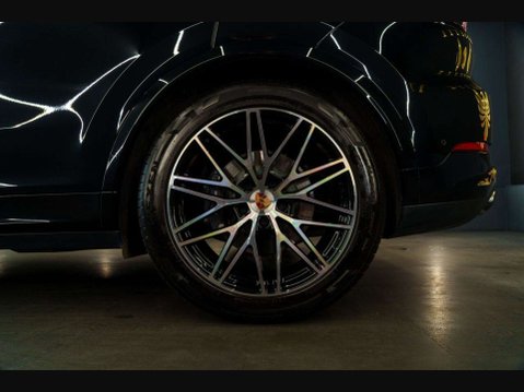 Porsche Cayenne 3.0 V6 E-Hybrid 25.9kWh Black Edition Coupe 5dr Petrol Plug-in Hybrid Tiptr 8