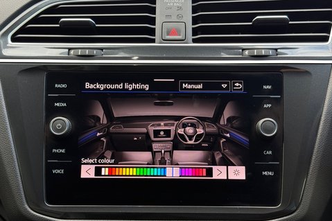 Volkswagen Tiguan R-LINE TDI DSG - RARE LEATHER INTERIOR - APPLE CAR PLAY -CAMERA 46