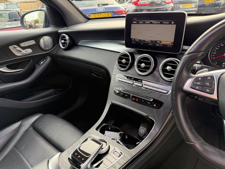 Mercedes-Benz GLC 3.0 GLC350d V6 AMG Line (Premium Plus) SUV 5dr Diesel G-Tronic 4MATIC 32