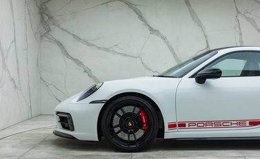Porsche 911 Carrera 4 GTS (992) 41