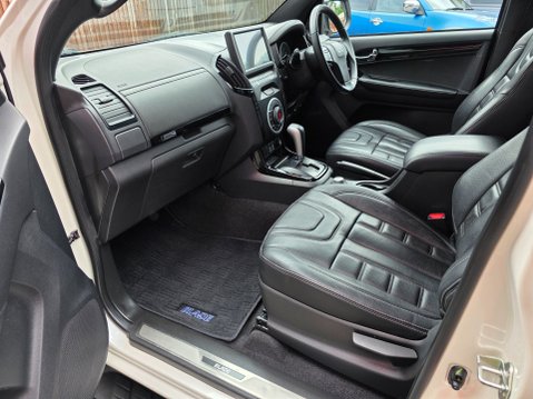 Isuzu D-Max BLADE DCB 15