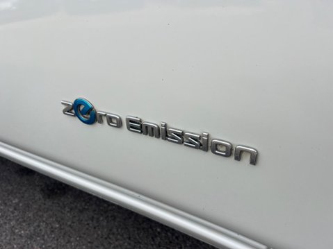 Nissan LEAF 30kWh Tekna Auto 5dr 18