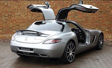 Mercedes-Benz SLS AMG GT 27