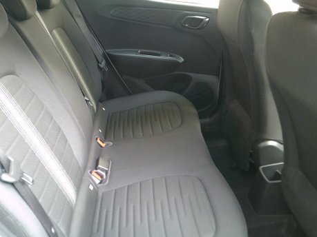 Hyundai i10 MPI SE CONNECT ONLY 16,000 MILES FROM NEW 9