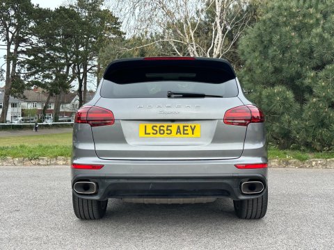 Porsche Cayenne 3.0 TD V6 TiptronicS 4WD Euro 6 (s/s) 5dr 12
