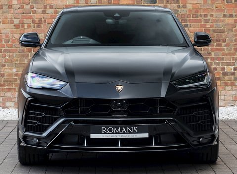 Lamborghini Urus 4