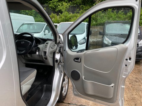 Vauxhall Vivaro 2.0 2900 CDTi Sportive Panel Van 4dr Diesel Manual FWD L3 (195 g/km, 113 bh 17