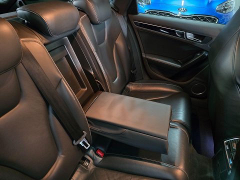 Audi RS4 4.2 FSI V8 S Tronic quattro Euro 5 5dr 22