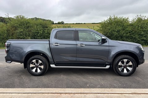 Isuzu D-Max DL40 1.9 TD Double Cab 4x4 Pickup - Roller Shutter 8