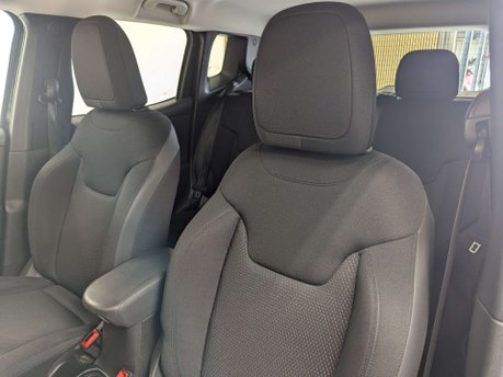 Jeep Renegade 1.0 Renegade Night Eagle 5dr 38