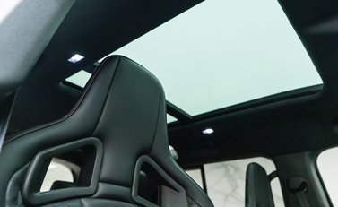 Land Rover Defender 110 V8 P525 URBAN XRS 14