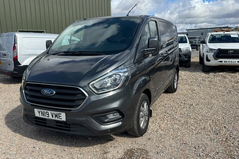 Ford Transit Custom SWB L1H1 Low Roof Limited 280 Air Con Alloys Sensors EURO 6