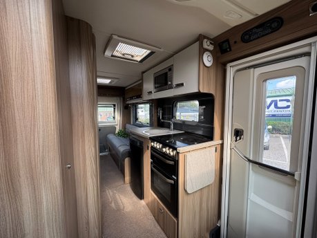 Swift Rio 310 11