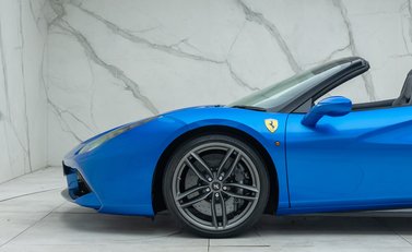 Ferrari 488 SPIDER 50