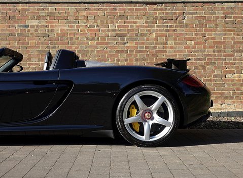 Porsche Carrera GT 13