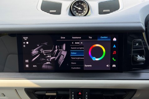 Porsche Cayenne V6 E-HYBRID BLACK EDITION -MATRIX LEDS -360 CAMS -WHITE LEATHER INTERIOR 60