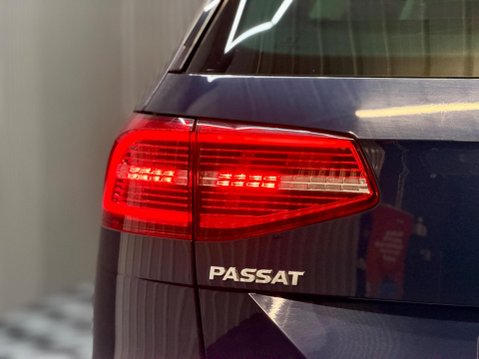 Volkswagen Passat 2.0 TDI BlueMotion Tech GT Euro 6 (s/s) 5dr 29