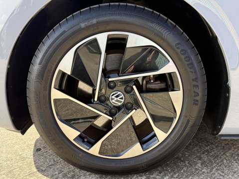 Volkswagen ID.3 Pro Performance 58kWh Business Hatchback 5dr Electric Auto (204 ps) 18