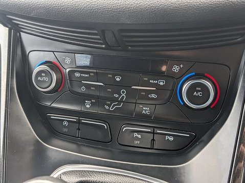 Ford Kuga ST-LINE TDCI 28