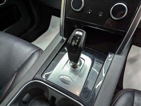 Land Rover Discovery Sport 1.5 Discovery Sport R-Dynamic SE P300e Auto 4WD 5dr 92