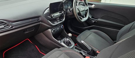 Ford Fiesta ST-LINE LOOK! 1 OWNER! 6 SERVICES.. APPLE CARPLAY.. STUNNING EXAMPLE 1