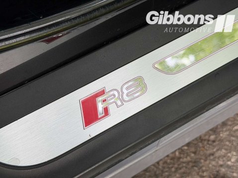 Audi R8 5.2 R8+ Quattro V10 Semi-Auto 4WD 2dr 41
