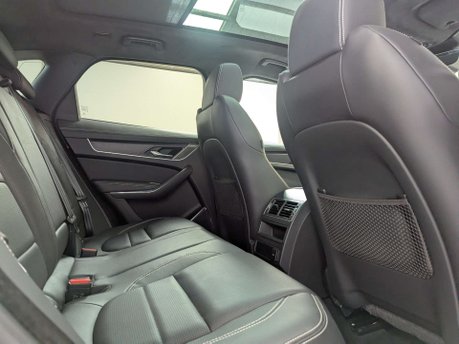 Jaguar F-Pace 2.0 F-PACE R-Dynamic HSE D MHEV AWD Auto 4WD 5dr 46