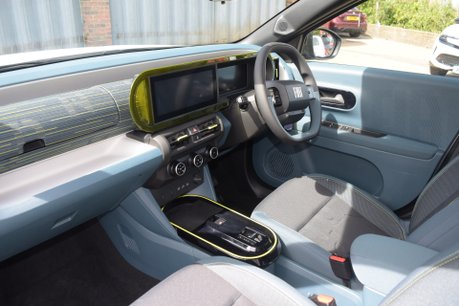 Fiat Grande Panda 1.2 Hybrid 48V 110 Icon 11