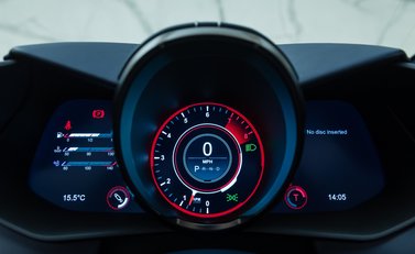 Aston Martin V12 Vantage ROADSTER 23