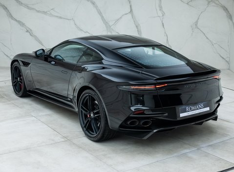 Aston Martin DBS Superleggera 9