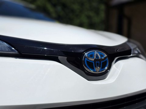 Toyota C-HR 1.8 C-HR Design HEV CVT 5dr 35