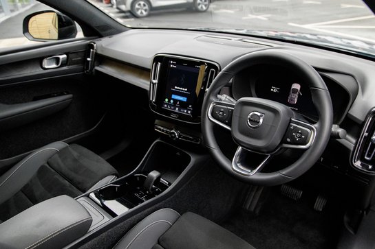 Volvo C40 RECHARGE PRO TWIN AWD