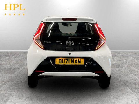 Toyota Aygo 1.0 VVT-i x-play Hatchback 5dr Petrol Manual Euro 6 (s/s) (71 ps) Bluetooth 6