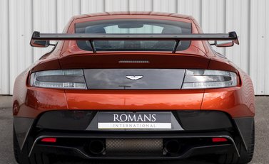 Aston Martin Vantage GT8 7