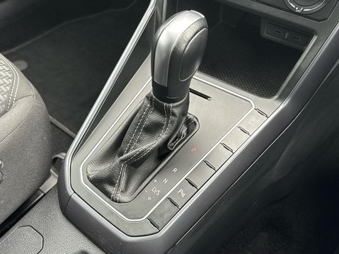 Volkswagen Polo R-LINE TSI DSG 29