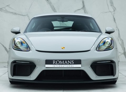 Porsche Cayman GT4 (718) 23