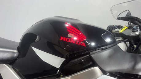 Honda CBR CBR929 2000 ONLY 19K NEW MOT CLASSIC SPORTS BIKE 33