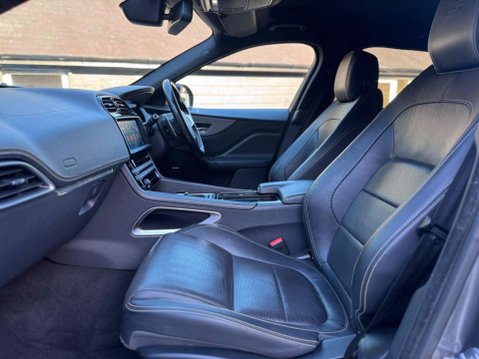 Jaguar F-Pace 3.0 V6 S Auto AWD Euro 6 (s/s) 5dr 22
