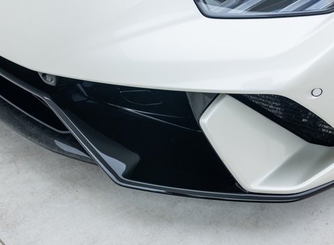 Lamborghini Huracan Spyder LP640-4 Performante 32