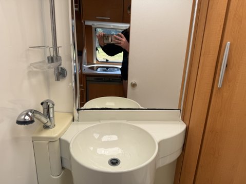 Hymer Van 522 compact 2 berth motorhome garage, ready to go bargain 9