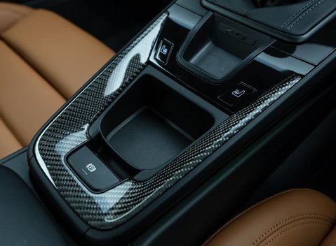 Porsche 911 GT3 TOURING (992) 18