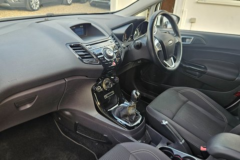 Ford Fiesta 1.0 TITANIUM LOOK! ONLY 11000 MILES! £20 ROAD TAX!  5