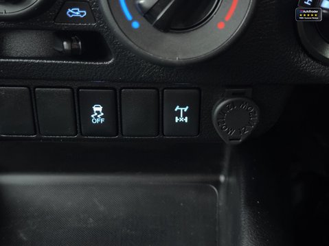 Toyota Hilux Active 4Wd D-4D Double Cab TSS Air Con Euro 6 30