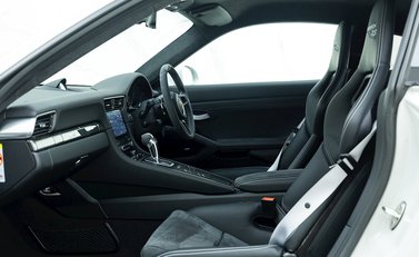 Porsche 911 GT3 RS Weissach (991.2) 13