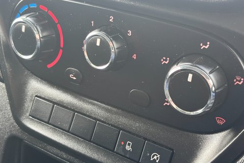 Iveco Daily 35C14 Toolpod Tipper - Rear Camera 21