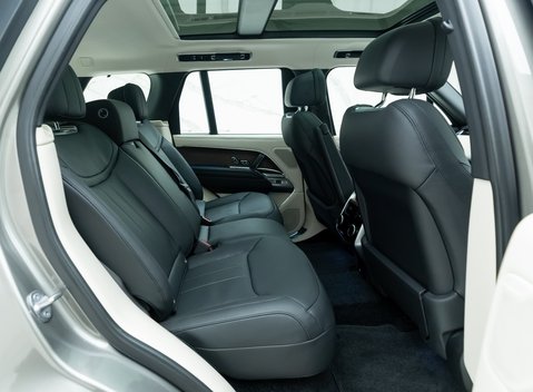 Land Rover Range Rover P510e Autobiography 24