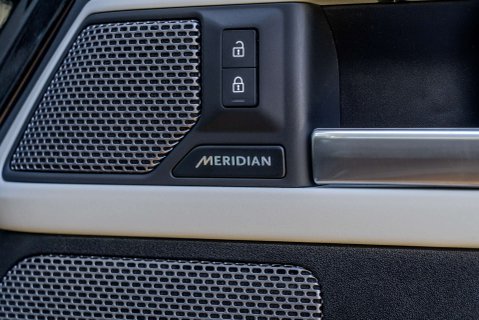 Land Rover Defender P400e XS Edition PHEV 18