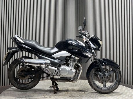 Suzuki Inazuma GW 2013 13K GOOD RUNNING PROJECT BIKE SPARES OR REPAIR 250CC A2