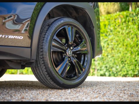 Lexus Ux 2.0 UX 250h 4x2 CVT 5dr PREMIUM SPORT EDITION 37