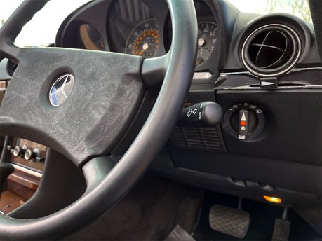 Mercedes-Benz SL Series 300 SL 44